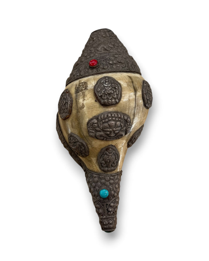 Hand Carved Traditional Tibetan Conch (Silver)