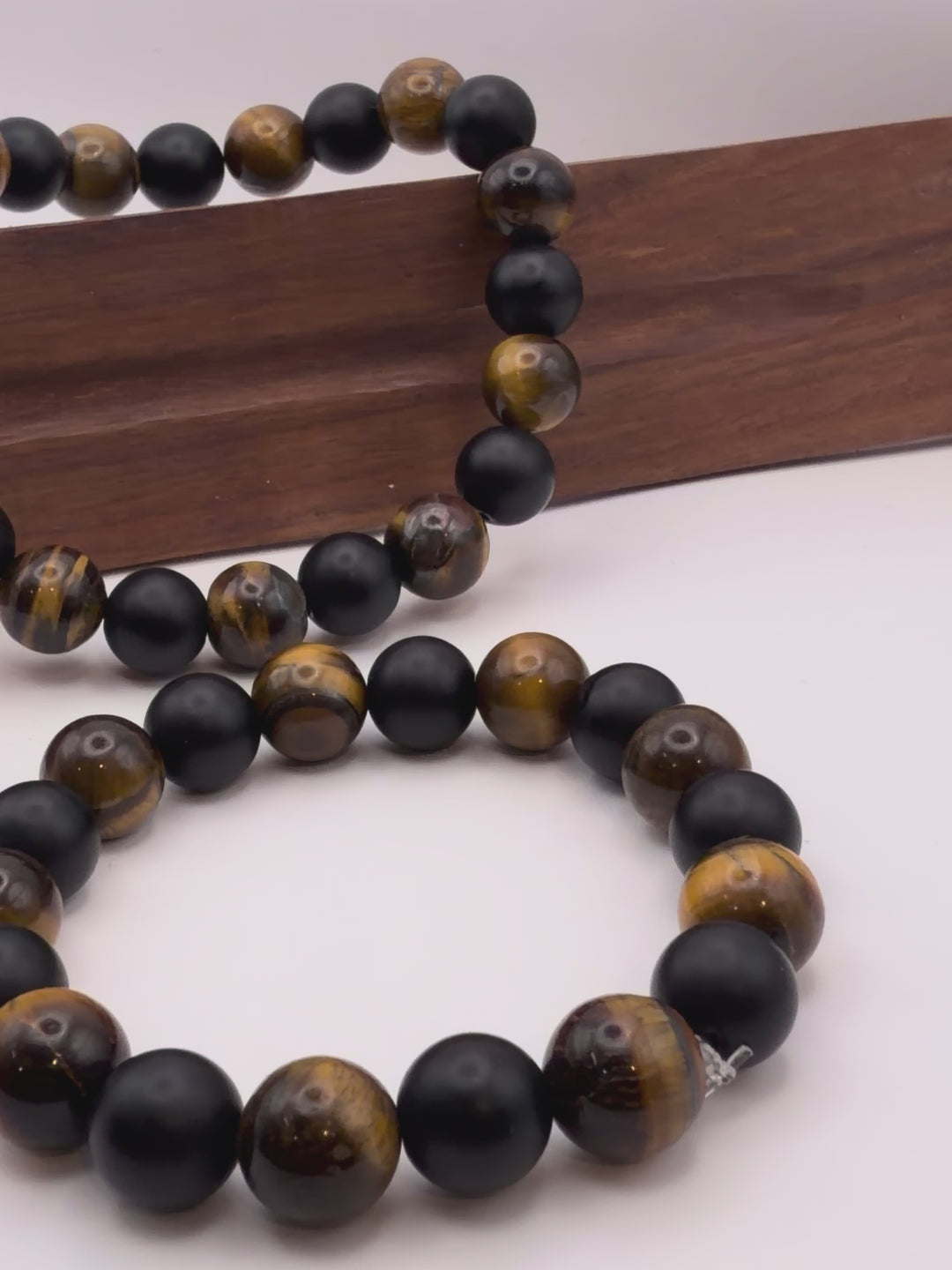 Tiger's Eye with Black onyx Bead Bracelet